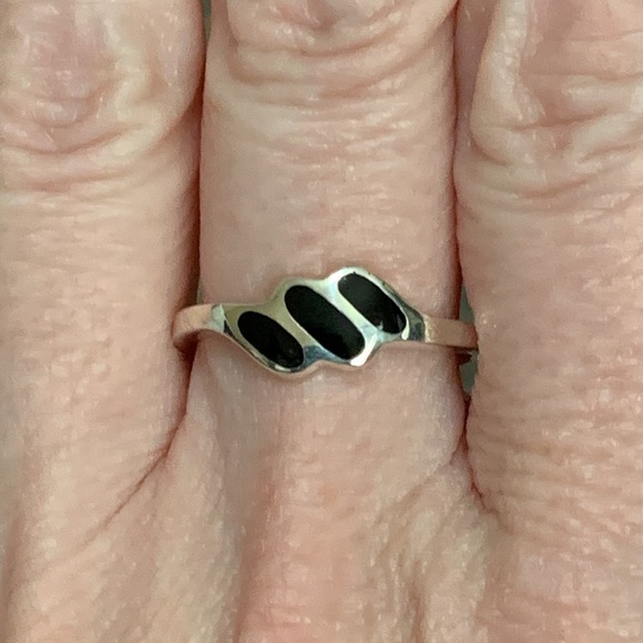 Sterling Silver and Faux Black Onyx Ring - Picture 7 of 7